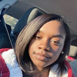 Meet your Posher, Iesha